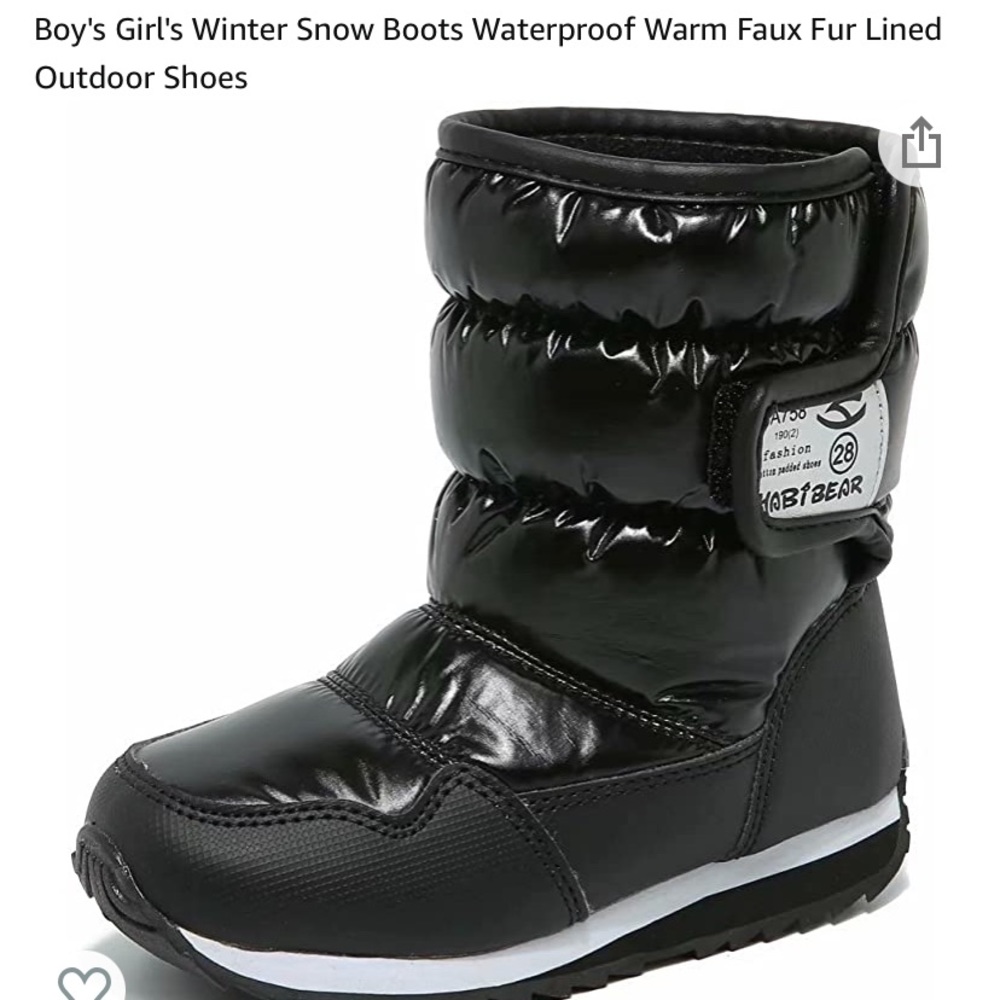 BOYS  or GIRLS 2.5 size snow boots